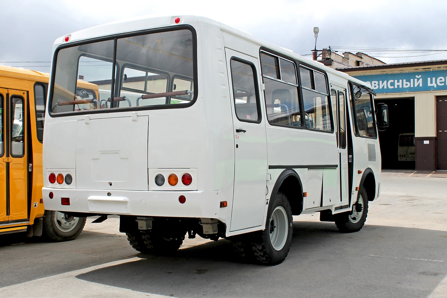 Автобус ПАЗ-320601-04 (4х4)